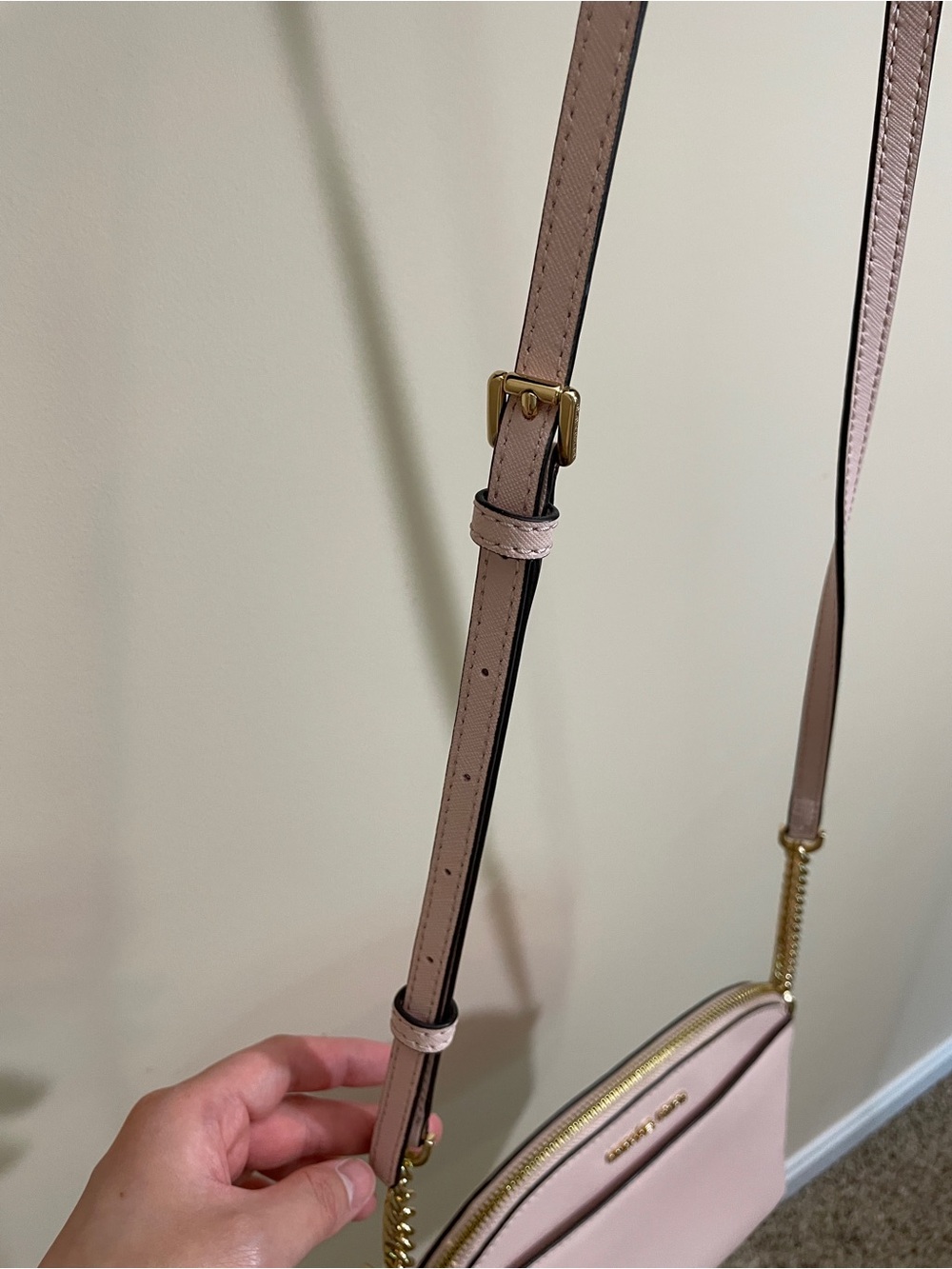 Michael Kors Blush Pink Leather Crossbody with Gold Chain - Picture 4 of 8